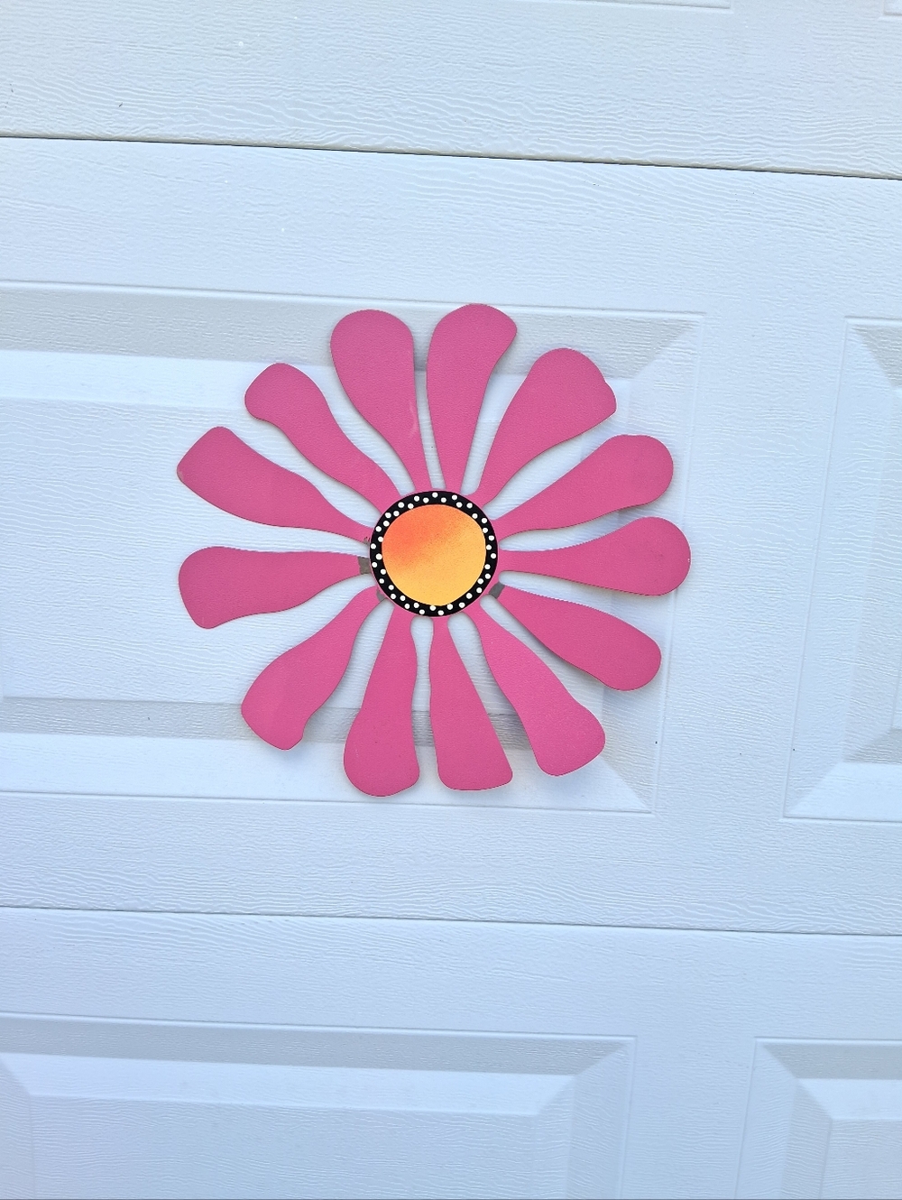 Magnetic Pink Daisy with Yellow Center